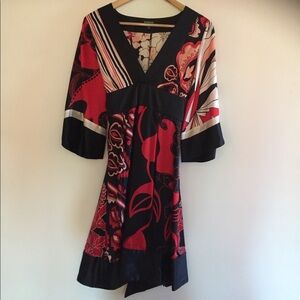 🎉💥HP 100% silk Bebe Kimono dress. size M. 💥🎉